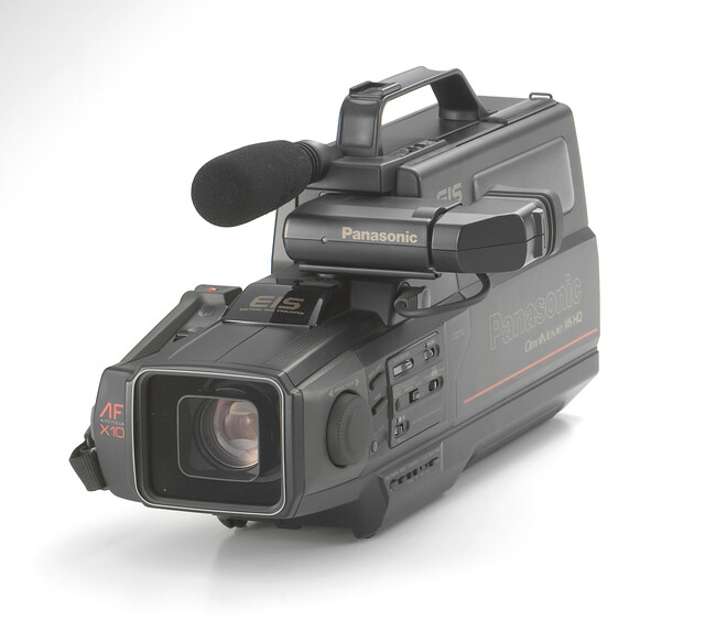 「手ブレ補正搭載ビデオカメラ 1988」がIEEEマイルストーンに認定