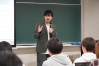 【京都橘大学】山科区大宅出身の元プロサッカー選手・京都橘大学客員教授の松井大輔氏と「Fリーグの地域密着・社会的支援の獲得」を考える ― 学生による最終提案会を開催