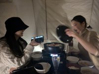【1日2組限定】「憧れのこたつキャンプ」を手ぶらで実現　寒空の下、テントの中でぬくぬく鍋を囲む「冬のこたつ×鍋プラン」販売開始