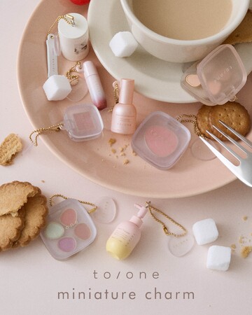 【to/one(トーン)】人気アイテムがミニチュアチャームに！思わず集めたくなる可愛さの限定チャームが登場