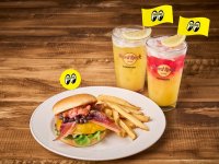 「ハードロックカフェ」横浜店　アメリカンスタイルカンパニー「MOONEYES®」コラボ 第2弾