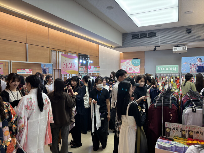 産学連携の実践授業「卒業式袴展示会」学生主体の運営で売上前年比＋209万円（専門学校日本ホテルスクール）