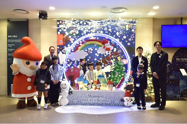 【阪急うめだ本店】クリスマスのフォトスポットをこどもたちが考案！想いの詰まった“スノードーム”の展示がスタート