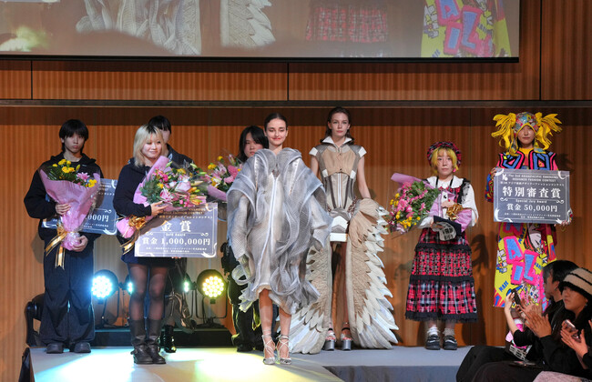 【大阪文化服装学院】「アジア新鋭デザイナーファッションコンテスト」で2年連続グランプリ！今年はグランプリ＆準グランプリのダブル受賞