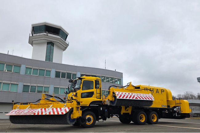 最大除雪幅を誇る「スノースイーパS-580CII」函館空港・釧路空港への納入完了