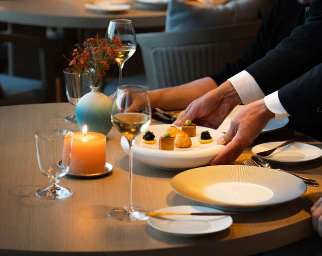 「UMITO 鎌倉 腰越」のフレンチ「Le RESTAURANT」が贈る、クリスマススペシャルプラン