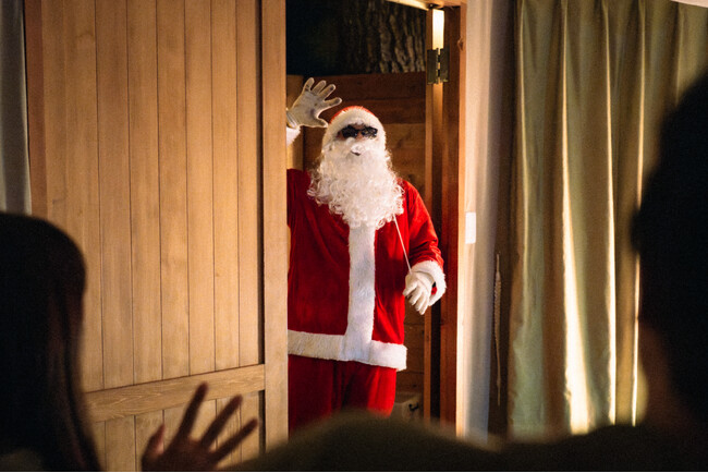 【愛知県一宮市】クリスマスイブはすでに満室。“サンタがプレゼントを持って客室に訪れる”唯一無二のクリスマスが、予約開始とともに動き始める｜ウッドデザインパークいちのみや-紡-グランピング