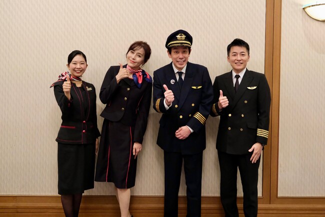 絶景フライトに大興奮！浦川泰幸・杉本彩と出雲・富士・伊勢を巡るチャーターフライト企画、「エアボーン！」の掛け声とともにテイクオフ！