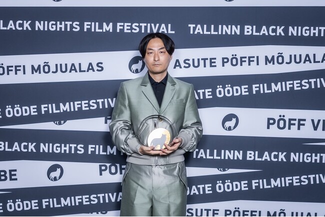 当社制作の高杉真宙主演映画『架空の犬と嘘をつく猫』が世界15大映画祭「タリン・ブラックナイト映画祭」で撮影賞を受賞!!