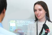 CES 2026の京セラグループ共同出展ブースにて、京セラドキュメントソリューションズがリアルタイム字幕表示システム「CotopatⓇ」を米国で初展示