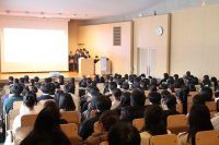 長野大学が12月24日に上田千曲高等学校と「高大連携課題研究発表会」を開催 ― 社会福祉学部の学生と生活福祉科の生徒がそれぞれ学びの成果を発表