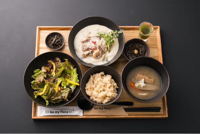 【人気メニュー】be my flora kitchen冬の新メニュー！毎年人気の担々麺や、冬限定スイーツの提供を開始いたします