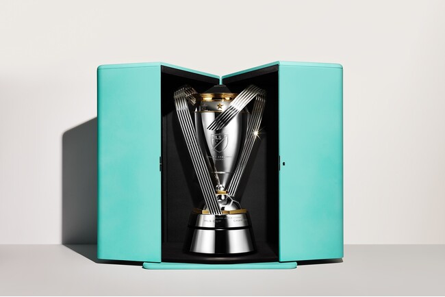 【ティファニー】MLSカップで初優勝したインテル・マイアミCFをティファニー製トロフィーで祝福