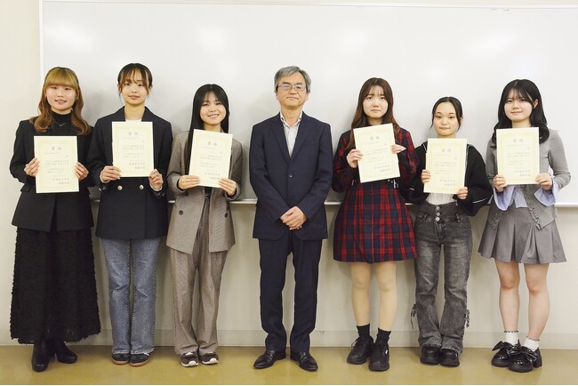 被服学科の学生11名が「2025年度 繊維製品品質管理士試験」に合格　日本女子大学が2年連続で大学別合格者数 全国1位に