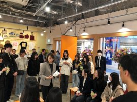 関係者向けのレセプションにゼミ生が参加 関係者向けのレセプションにゼミ生が参加