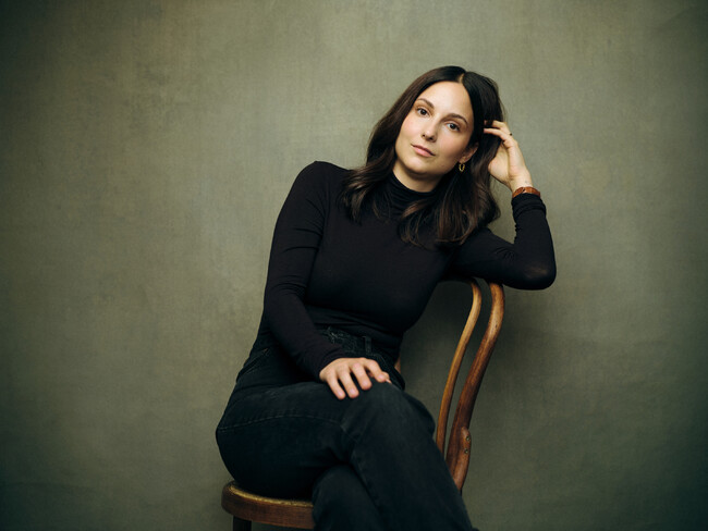 【YSL BEAUTY】サラ・クブリック博士と協働し、親密なパートナーからの暴力に関する、新しい考え方のリーダーシップ論文「What Is It Like To Be（もしあなただったら？）」を発表