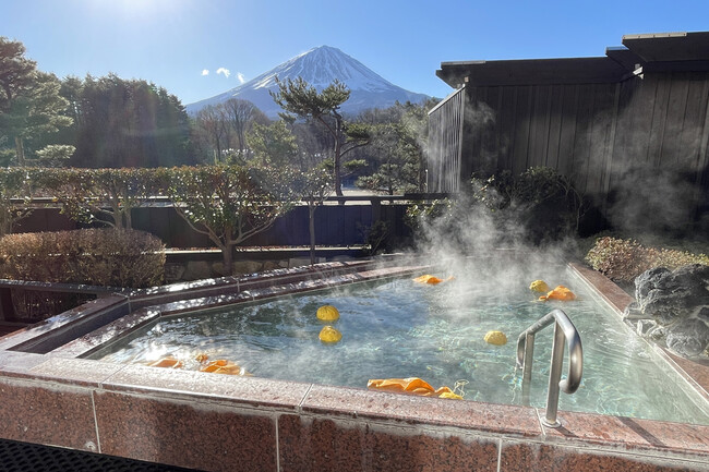 12月22日「冬至」と26日「風呂の日」はゆらりで富士山を見ながら「ゆず湯」!