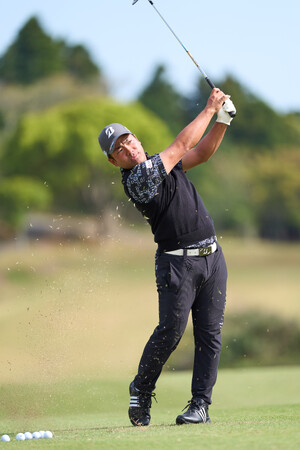 比嘉一貴 日本勢初のアジアンツアー年間王者に輝く!