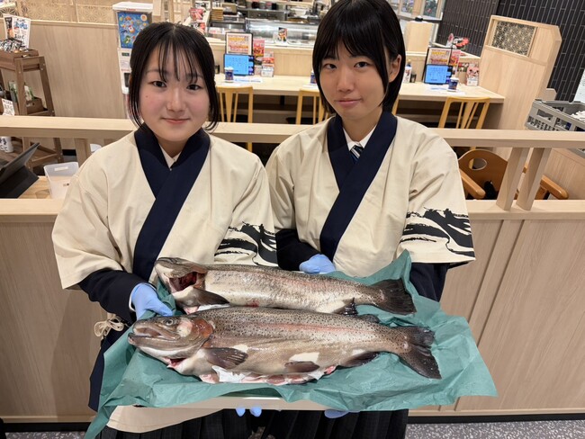 【特別育成】焼津水産高校の生徒が卵から育てたサーモンをお寿司にして地域の皆様にお届けします！淡水育ちでアニサキスの心配なし。こめ油を使ったエサで脂のり抜群＆クセの少ない味わいに！