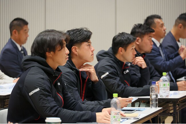 【MUFG】JAPAN RUGBY LEAGUE ONEに所属のラグビー選手へ「MUFG金融経済セミナー」を開催!