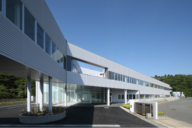 堀場エステック「京都福知山テクノロジーセンター」の新棟が本格稼働
