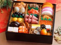 まだ間に合う！ 12/26(金)～ 駆け込み需要に対応する「直前でも買えるおせち」
需要拡大をうけ、直前予約＆当日販売の少人数用おせちのシェアおよそ2割増に強化