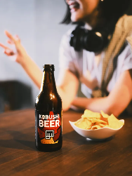 出会いの場から、日常の一杯へ。KOBUSHI BEER、通販専用LP公開──瓶内発酵・熟成のクラフトビールを少量から販売開始！