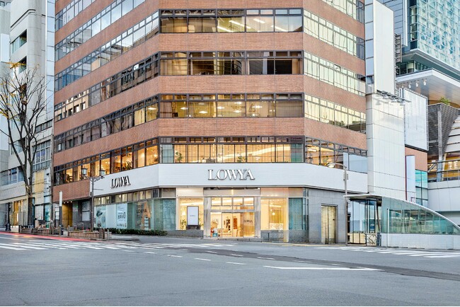 【お待たせしました！】ブランド史上初となる体験型ストア「LOWYA渋谷宮益坂店」が、本日OPEN！