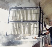 丹後ちりめん精練工場「TANGO OPEN CENTER」冬季向け屋内オープンファクトリー体験を強化