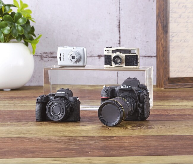 大人気ミニチュア化シリーズ第二弾！ガシャポン(R)︎「Nikon ミニチュアカメラコレクション2」をニコンプラザ東京・大阪にて数量限定で販売開始