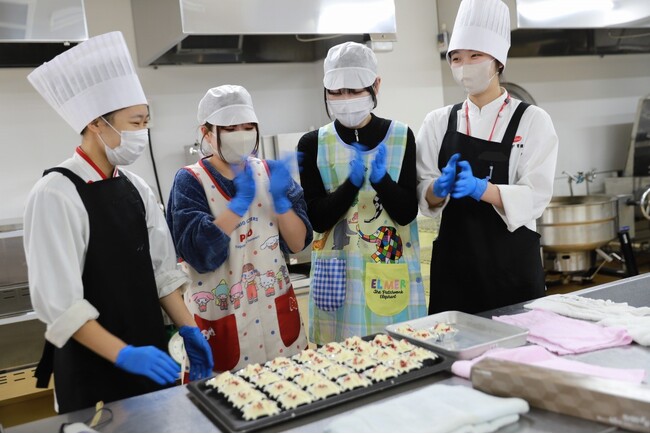 【姉妹校コラボ授業】「調理×こども」で保育における健康・運動・食育について学ぶ