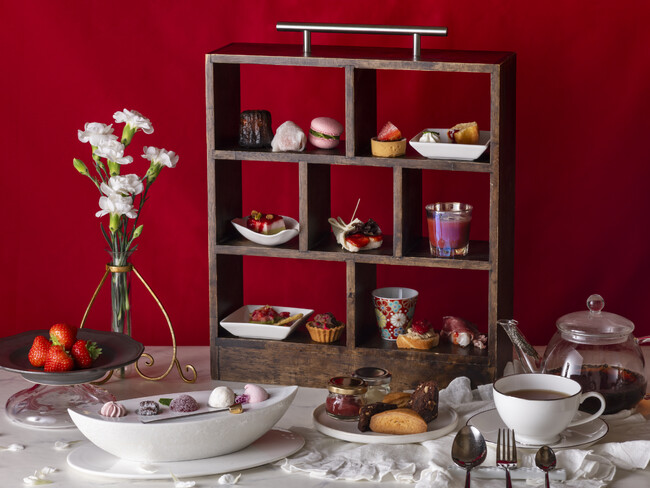 横浜みなとみらいの絶景と旬の苺で贅沢ティータイム「いちご尽くしのアフタヌーンティー」とチョコレート香るデザートカクテル