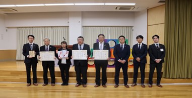 高松信用金庫と連携した私募債による寄贈の取組み(株式会社宮脇板金工業所)