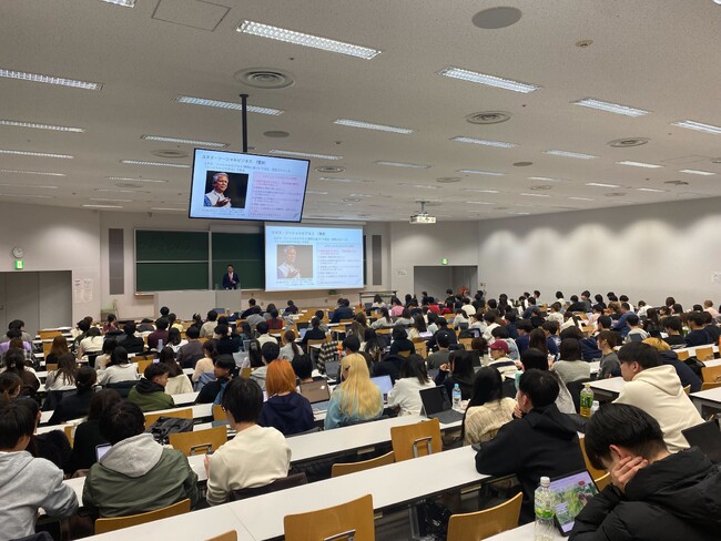 法政大学でグラミン日本理事長・百野が特別講義を実施