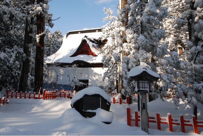 開山から1400年以上の歴史を持つ羽黒山　2026年は12年に一度の「午歳御縁年」　羽黒山に一番近いホテル・休暇村庄内羽黒では、宿泊者限定で早朝参拝ができます