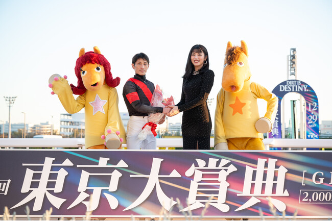 TCKイメージキャラクターの池田エライザさんが来場！表彰式プレゼンターやミニトークショーで東京大賞典当日を大いに盛り上げました！！