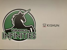 Valuence INFINITIESスタジオ内(KISHUNロゴ)