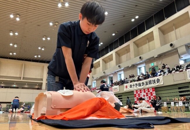 応急手当の速さと正確性を競う！「第28回赤十字救急法競技会」