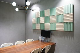 LULL TECH BEACH 渋谷の会議室での設置