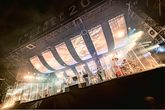 UPDATER、「くるり」の野外音楽イベントでステージエリア電力のCO2排出量実質ゼロを実現