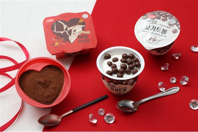 SNSで話題！チョコレートを割って食べる「ハートティラミス」が数量限定発売　大ヒット商品「クリーミーヨーグルトボール」も待望の再発売