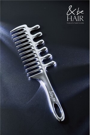 <&be HAIR(アンドビーヘア)>大人気のカッサ付きジャンボコームにクロムメッキ仕様が限定登場!