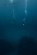 海底貯蔵に向かうダイバー
