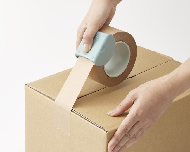 クラフトテープ専用カッター「スタンドカット」新発売　サクッと切れて、スッと立つ！　~ 自立するので収納・保管に便利 ~