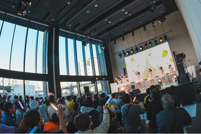 関西のトップアイドル8組がテレビ大阪に集結！“白熱”のステージと“爆笑”のコラボ企画!?アイドルによる放送局占拠の一部始終