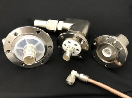 大型高電圧コネクタの一例