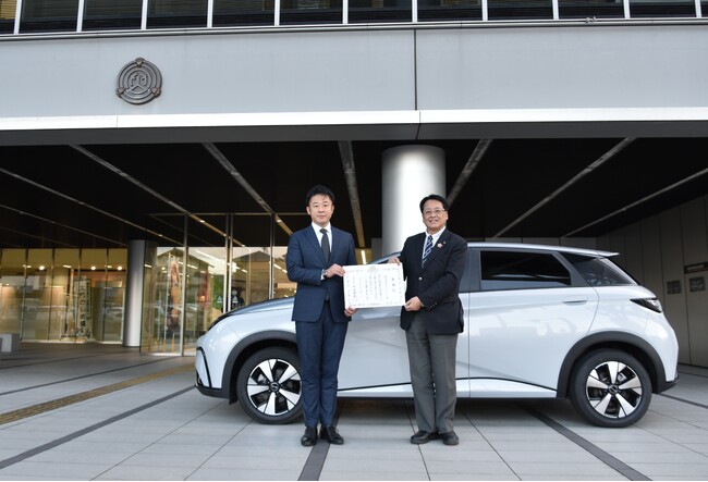 愛知県岡崎市、企業版ふるさと納税を通じ、電気自動車の導入により、カーボンニュートラルの実現を推進～ネクステージより「BYD DOLPHIN」を寄贈～