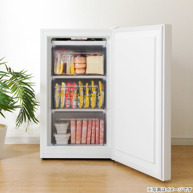 セカンド冷凍庫でゆとりのある生活を！フラット＆マットなデザインでお部屋になじむコンパクト冷凍庫を新発売