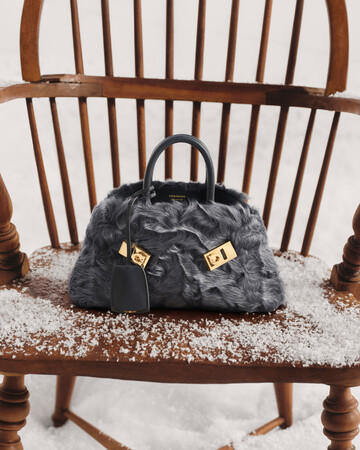 【FERRAGAMO】2026年 プレスプリング最新バッグコレクションにフォーカスしたポップアップストアを伊勢丹新宿店、阪急うめだ本店にて開催