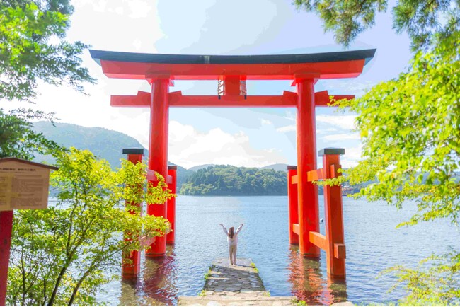 自身のペースで芦ノ湖畔を散策しながら箱根三社参り湖畔を歩き、　心を整え、三社の加護を授かる参拝旅行【箱根・芦ノ湖 はなをり】